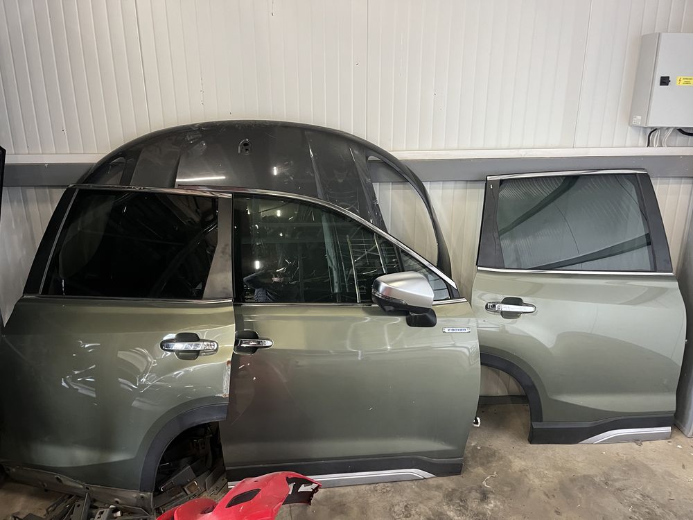 Врата Subaru Forester 2022г