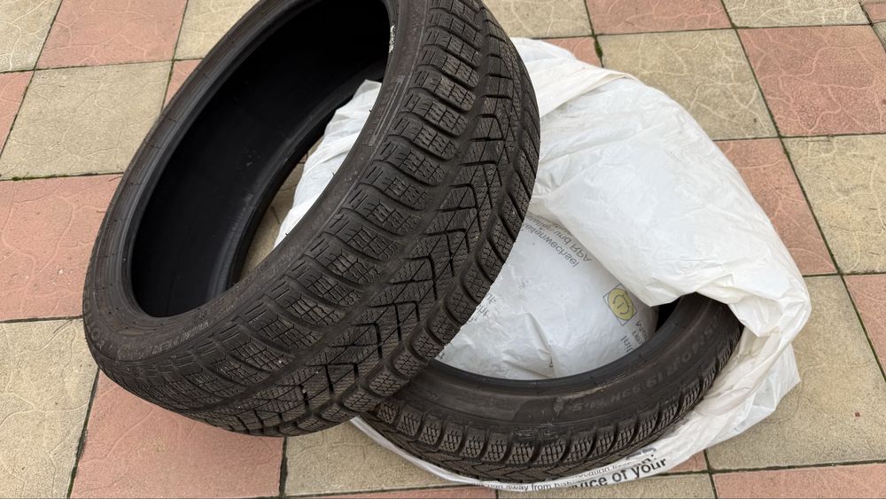 DOUA Cauciucuri Anvelope iarna RUNFLAT Pirelli SOTTOZERO 3 225 40 R19