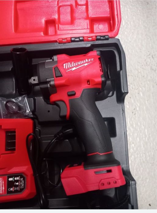 Filetantă cu impact Milwaukee nou cu orindere de 1/2 si 500n.m