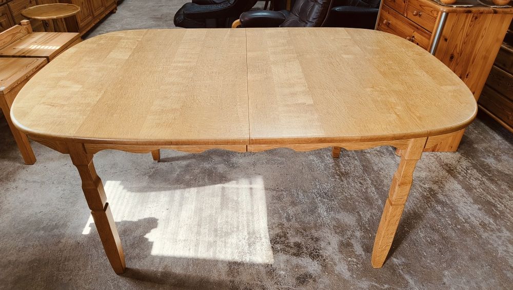 Дъбова трапезна маса