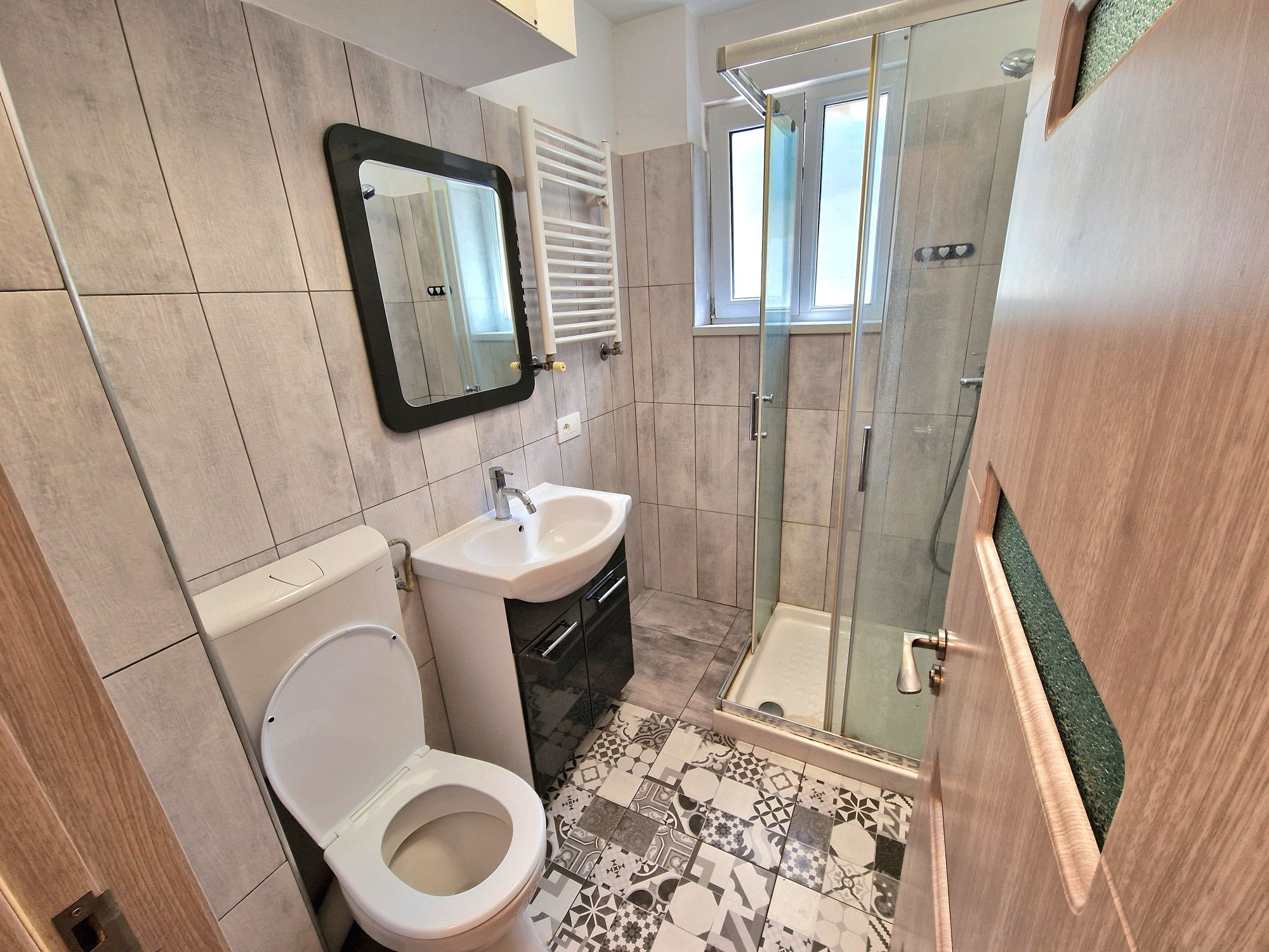 Închiriez 2 camere ultracentral