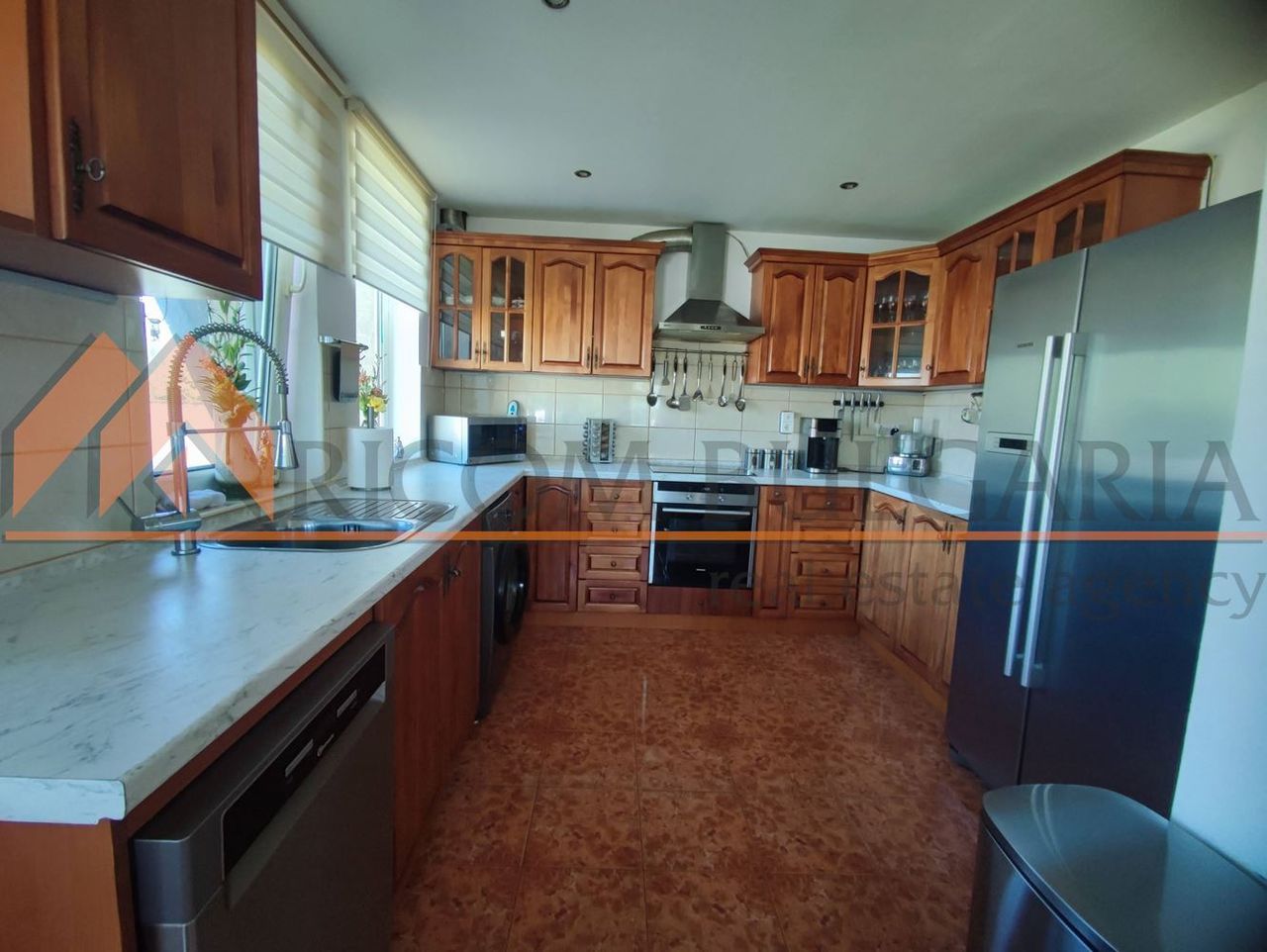 Продава се Къща в с. Китка, Област Варна - 290 кв.м за 776 €/кв.м - Снимка #3