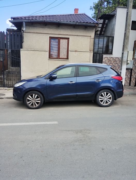 Vând Hyundai IX35