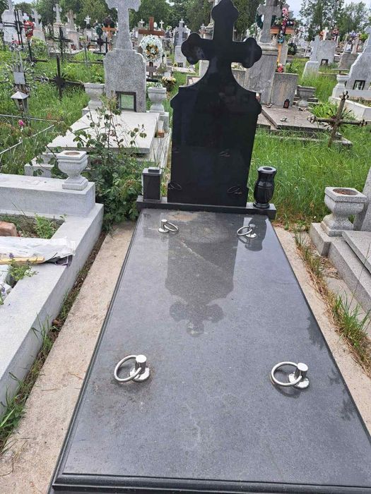 Vand cavou la cimitirul Eternitatea
