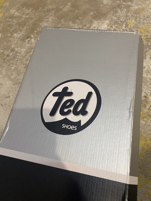 Vand pantofi eleganti