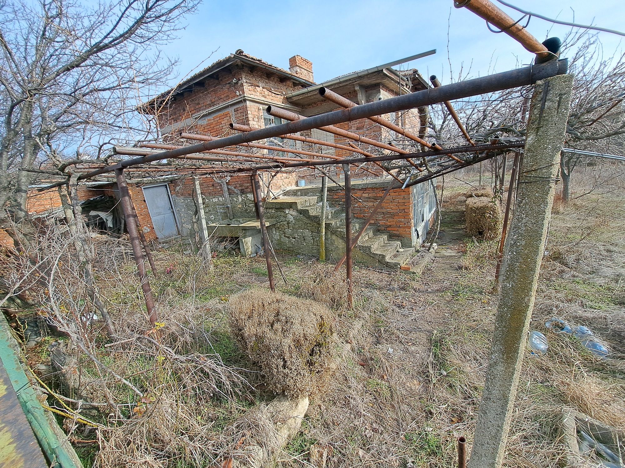 Къща в село великан