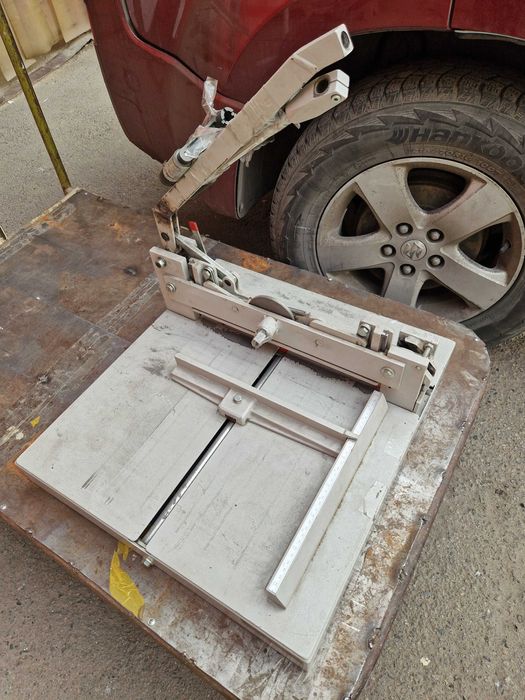 Гильотина для резки бумаги в пачках