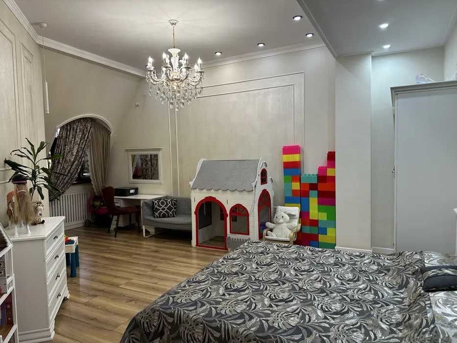 Продаётся просторная 4-комнатная квартира в клубном доме!