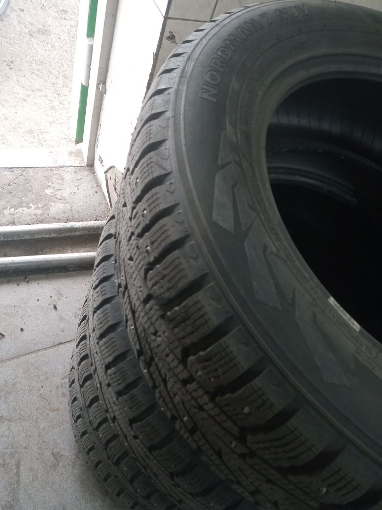 NOKIAN 225/60R17 комплект