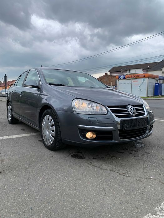 Unicat VW Jetta Benzina Simplu 1.6 MPI 102 cp An 2009/10 Adus Recent