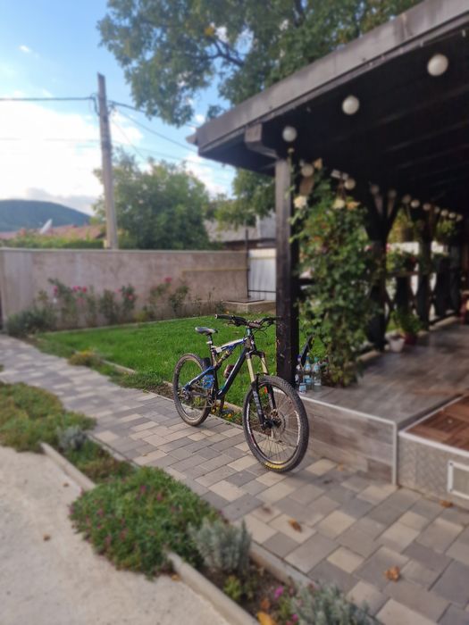 Mountainbike full suspension enduro