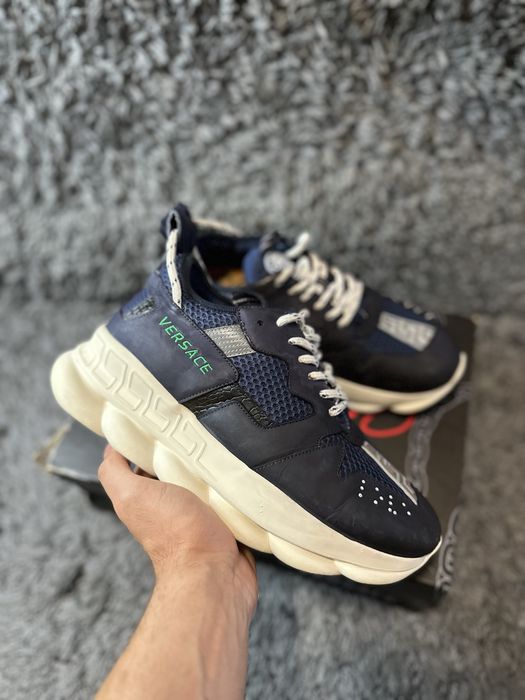 Versace chain reaction