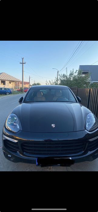 Vând Porsche Cayenne
