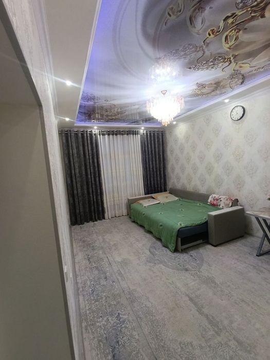 кондиционер, холодильник, пылесос, стиральная машина и утюг ест