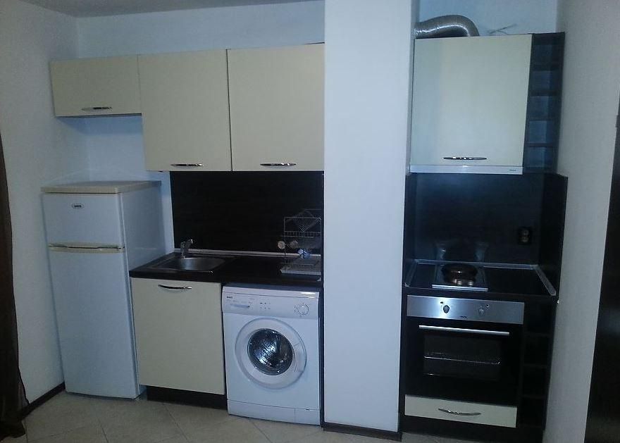 Дава се под наем Двустаен апартамент в Бургас, Възраждане - 74 кв.м за 408 € - Снимка #2