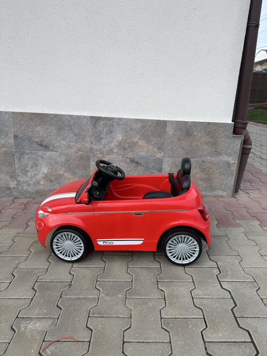 Masina rosie pentru copii Fiat 500 Electric