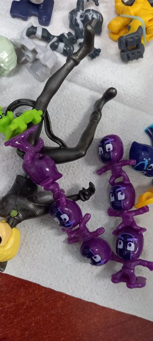 Colecții Kinder surprize