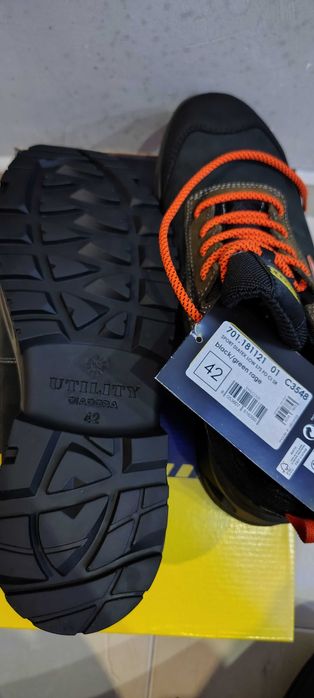 Работни обувки, половинки DIADORA Utiliti ном.42 и 43.