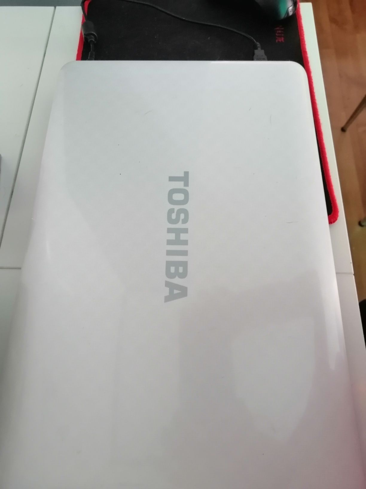 Продавам лаптоп Toshiba