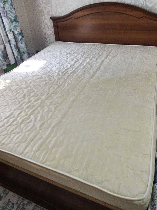 Продам матрас 160 х 200.