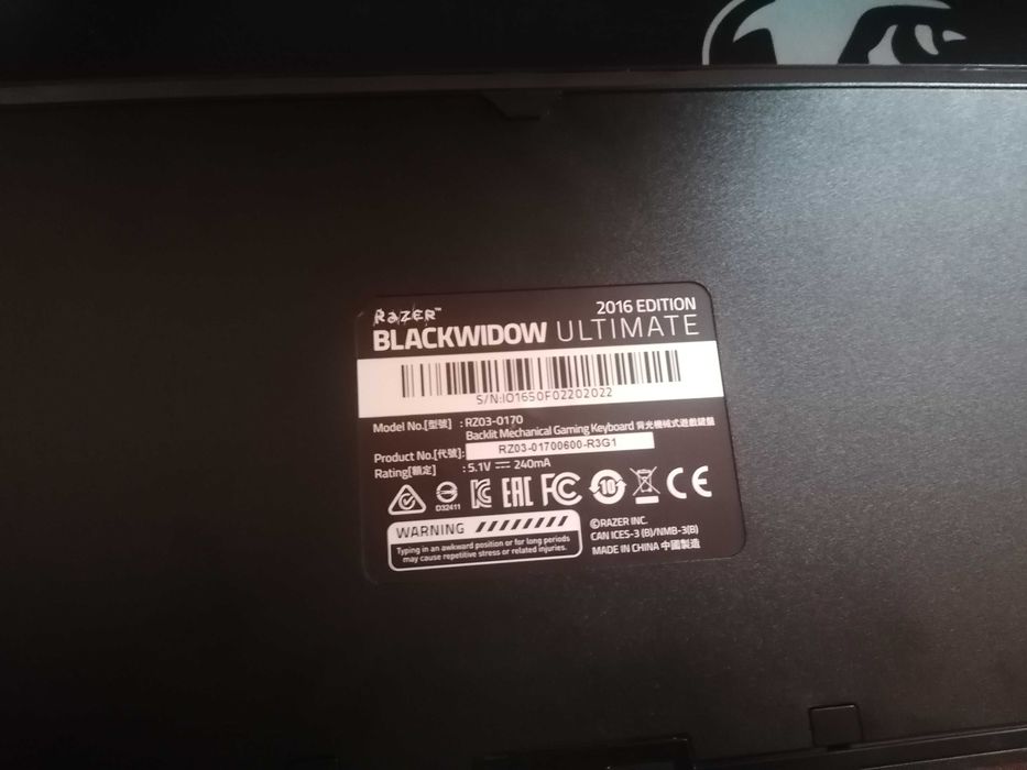 Tastatură razer Blackwidow ultimate gaming cu lumini