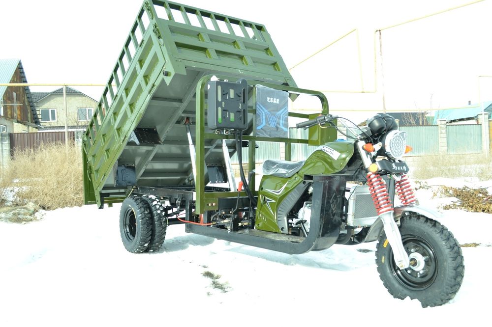 Трицикл 250-300 кубовый водинной охлождение