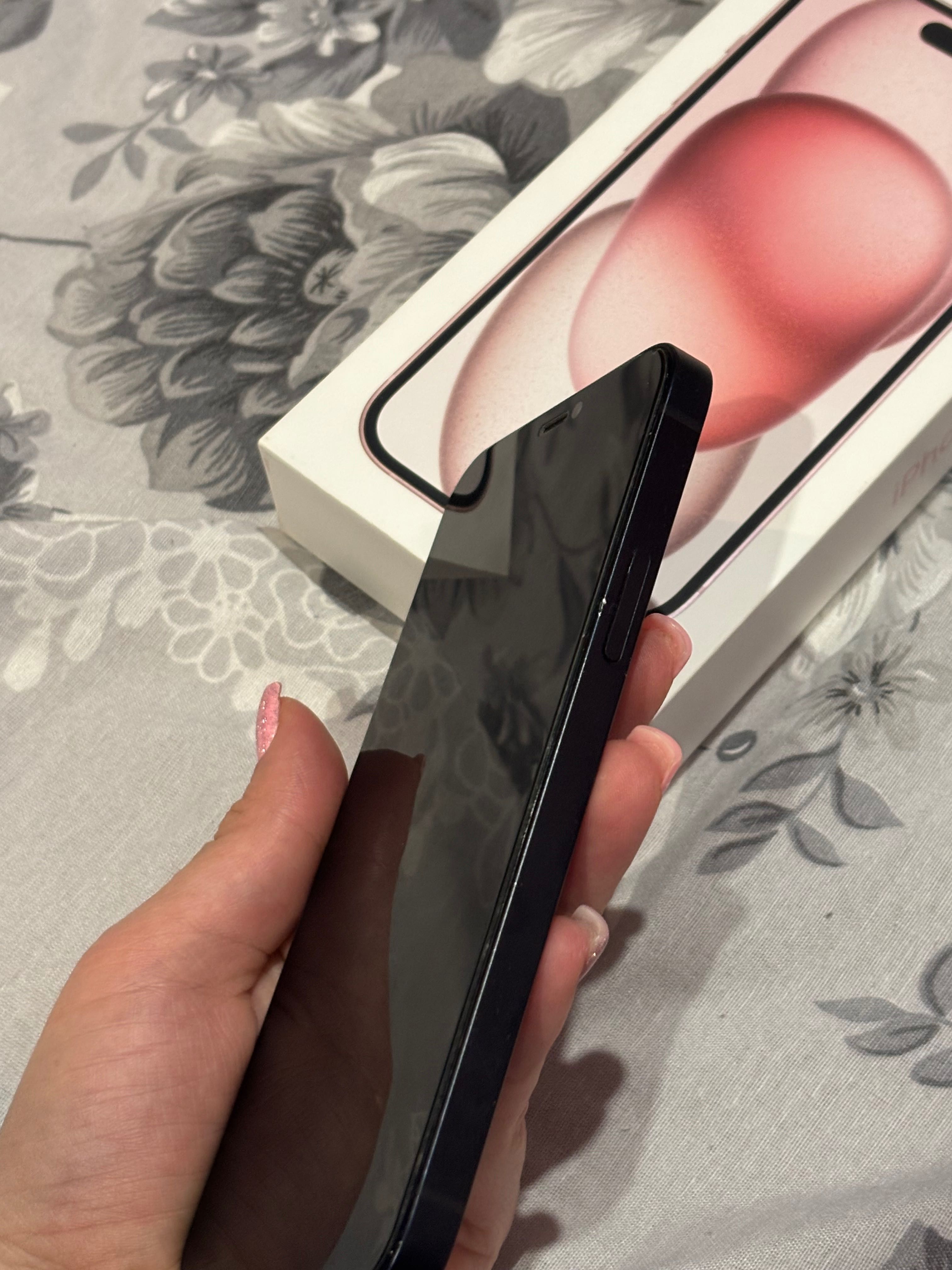 iPhone 12 64GB..