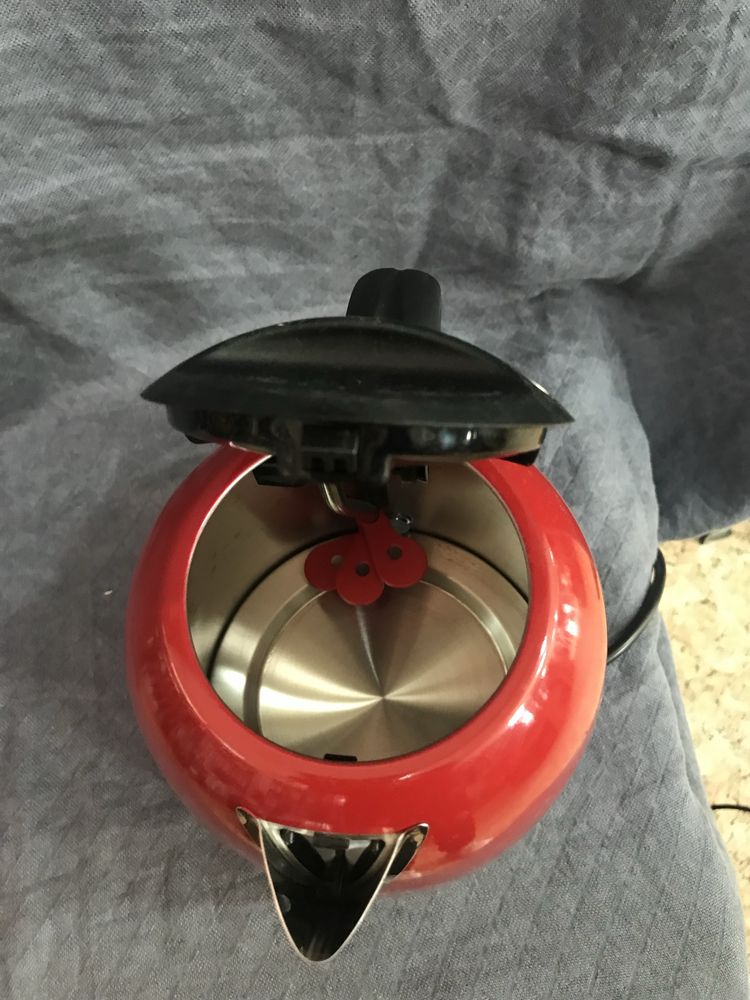 Електрическа кана Russell Hobbs