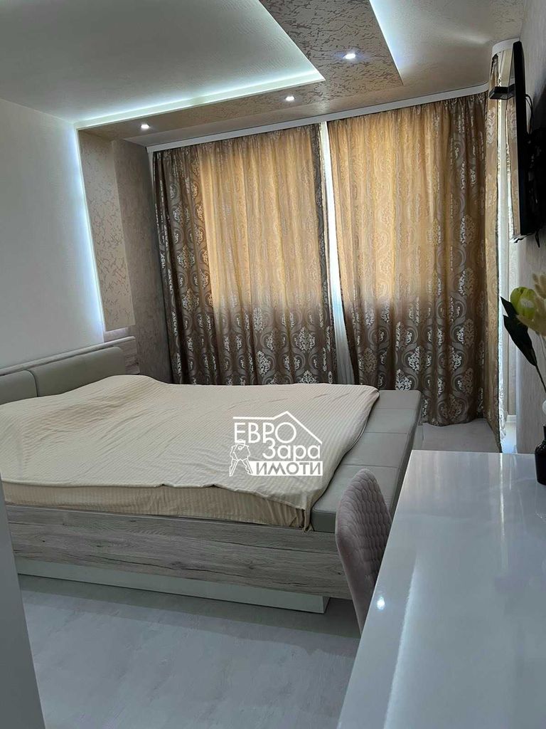 Продава се Тристаен апартамент в Стара Загора, Самара 3 - 111 кв.м за 1401 €/кв.м - Снимка #8