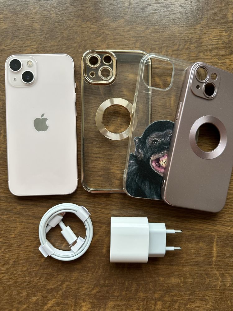 iPhone 13 Roze ca nou, cu accesorii noi