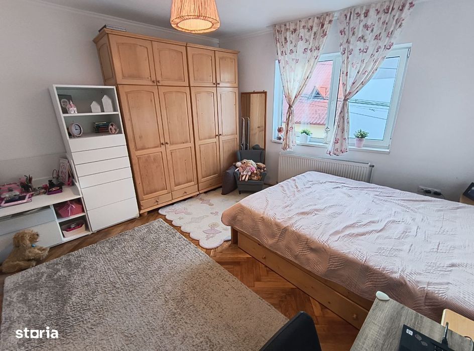 Casa de vanzare zona Avram Iancu formata din 3 apartamente