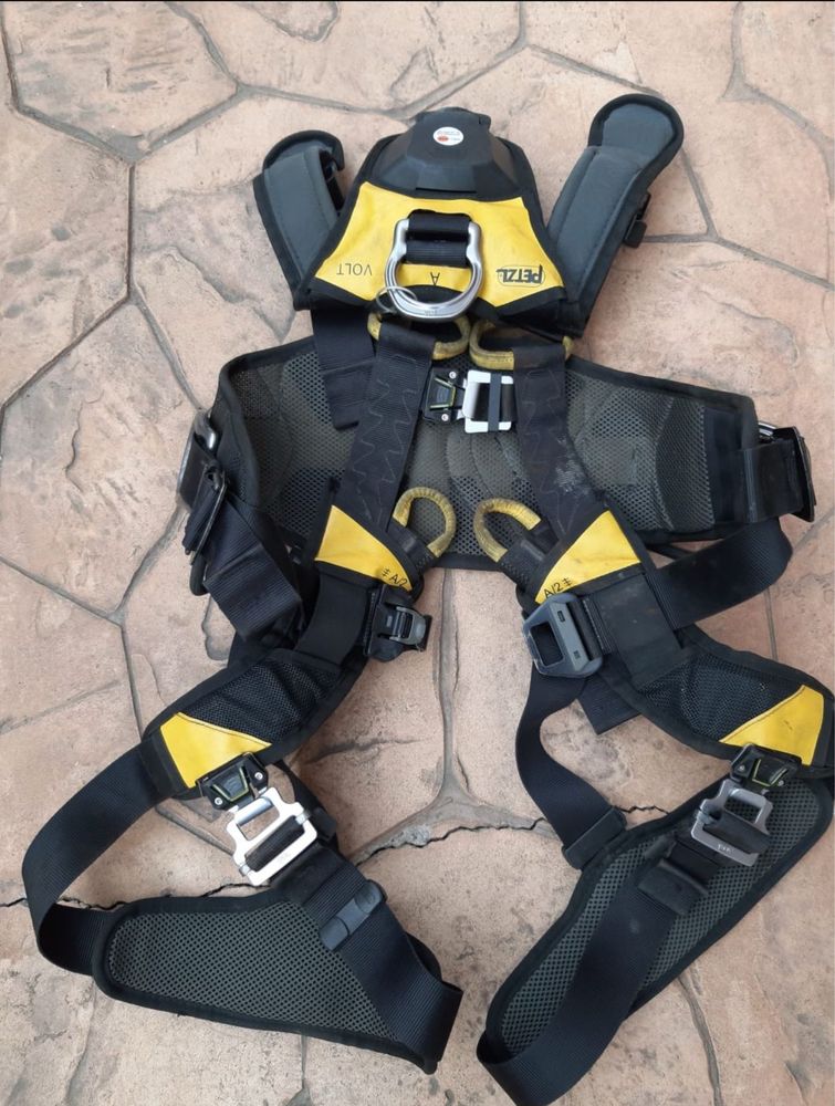 Vand Ham alpinism utilitar Petzl Volt + Carlige.