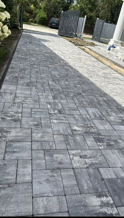 Montatori pavaje/ amenajare curti Pavele/  Magurele-Ilfov
