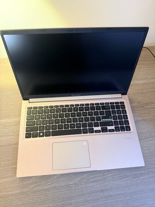 Laptop ASUS Vivobook 15, i5-1240P, 8GB RAM, SSD 512GB