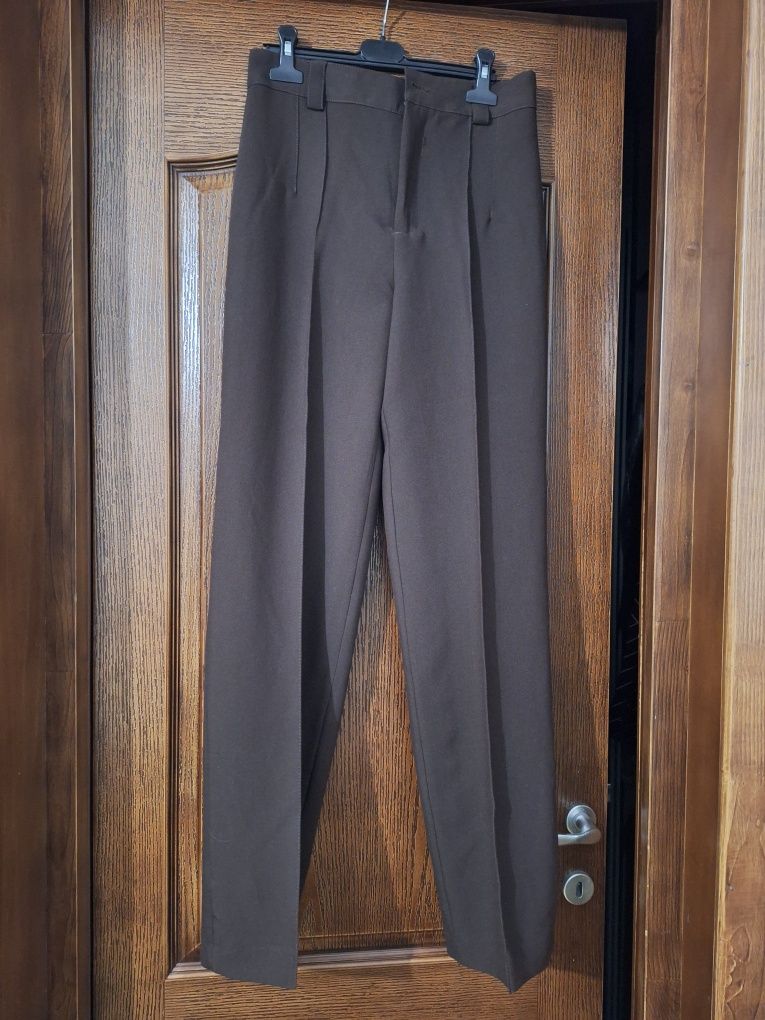 Pantaloni cu crac larg, noi, Zara