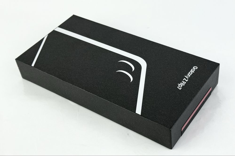 НОВ! Samsung Galaxy Z Flip 7 5G 256GB Coralred 2г. Гаранция!
