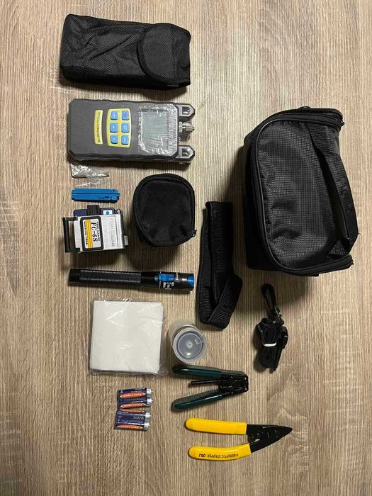 Комплект инструменти за Оптични кабели.