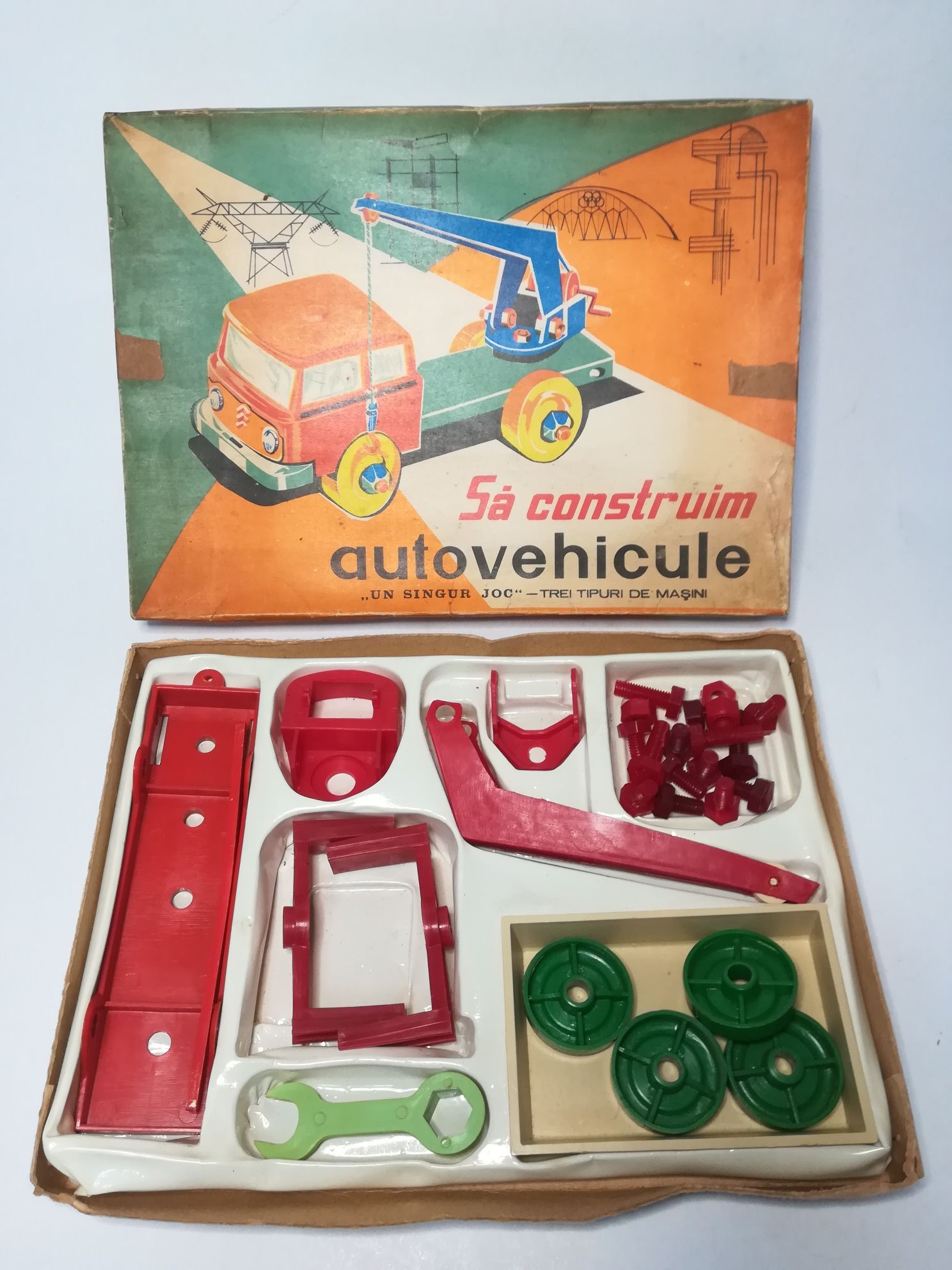 Jucarie veche Romanesca Autocamion pentru bușteni ,jucărie de colecție