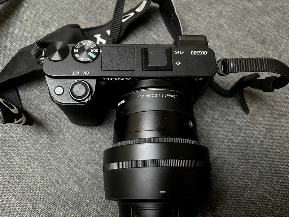 Sony A6300 + Sigma 30mm F1.4 DC DN | Kit complet, stare excelenta