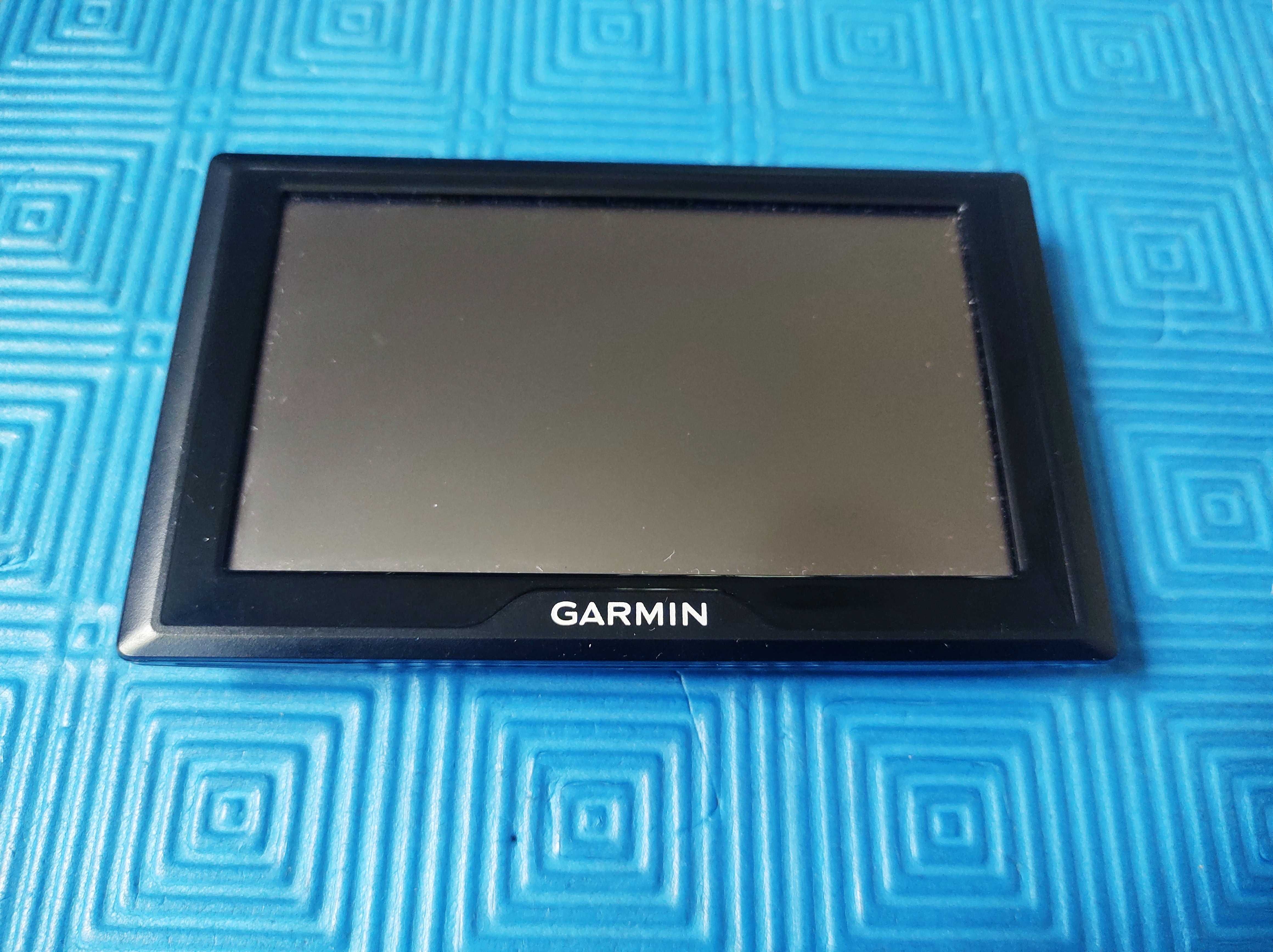 Маркова навигация Garmin Drive 5 Pro карти на цяла Европа 5 инча екран