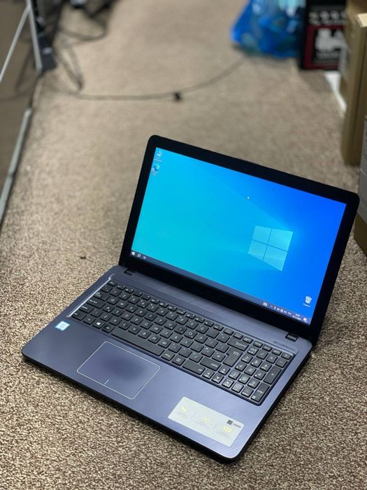 Asus Vivobook Core i3