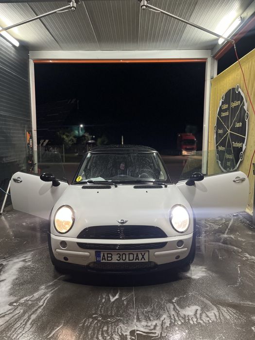 Vând MINI Cooper 2001 – mică, sprintenă și cu atitudine