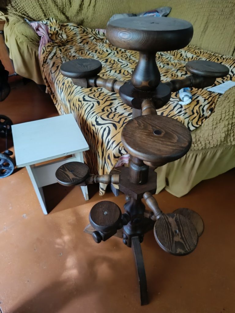 Подставка под цветы