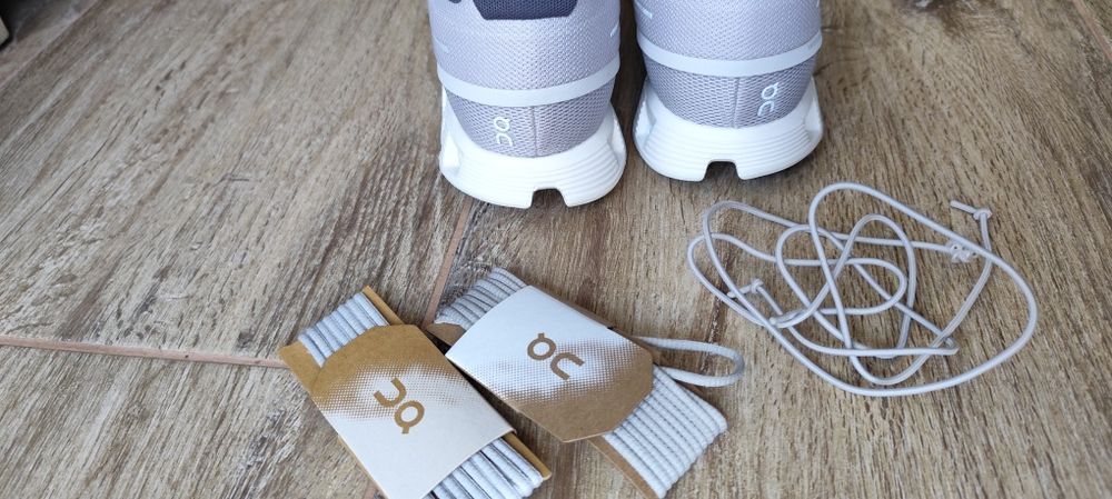 Adidas Swiss engineering NOI Marine 44 & QUECHUA sau SCHIMB