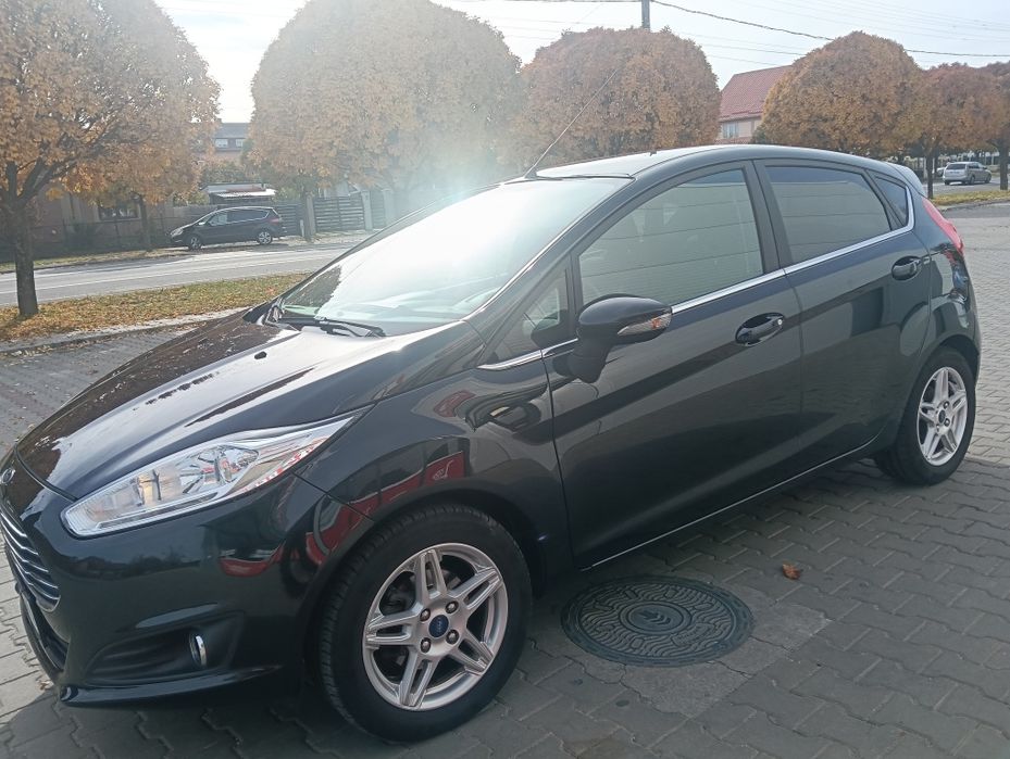Vând sau SCHIMB Ford Fiesta 2015
