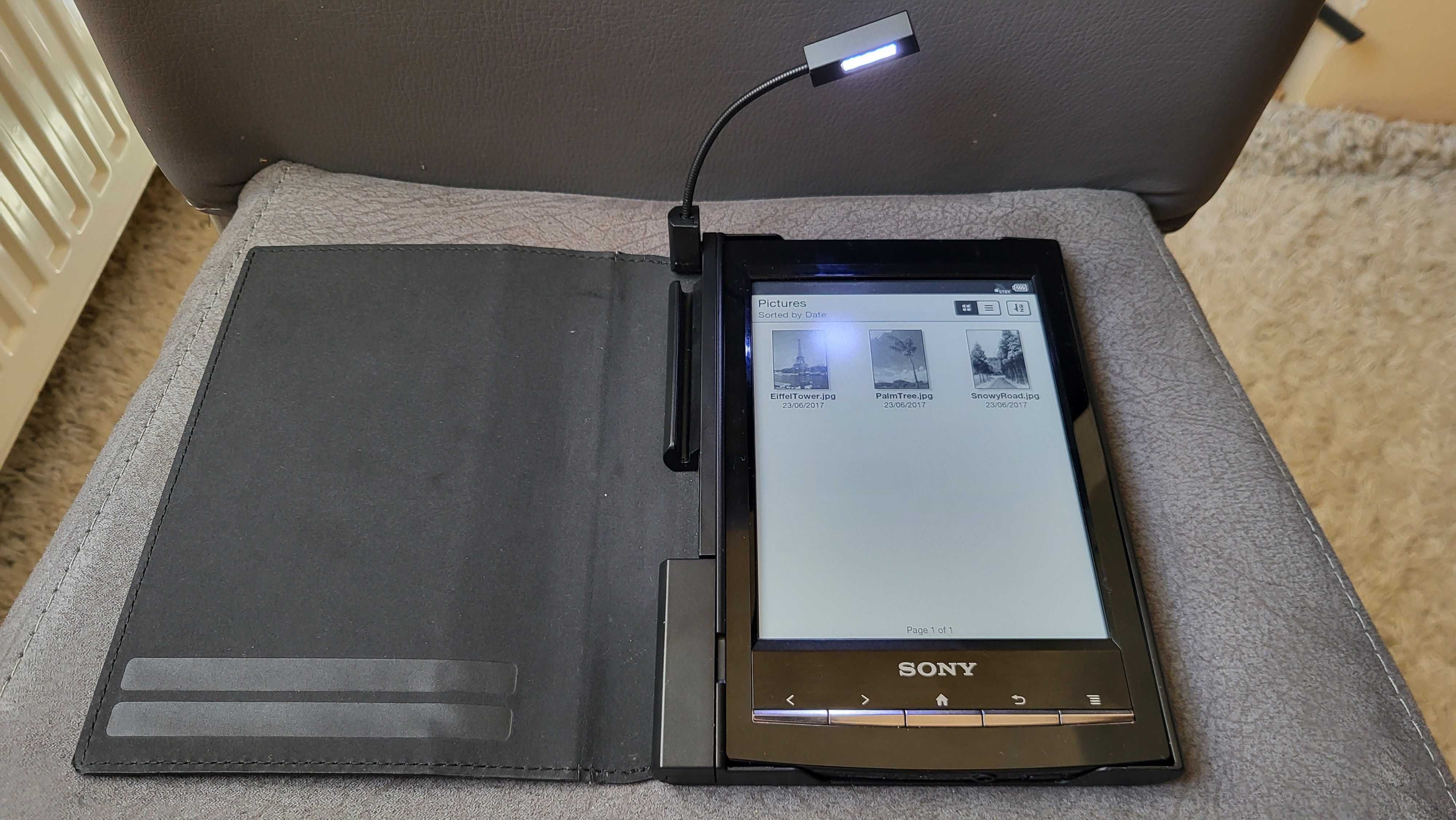 SONY Book Reader Model PRS-T1 fuctional+ husa lui