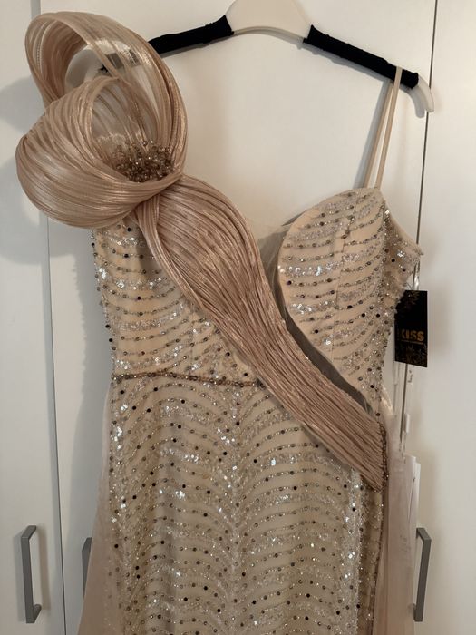 Vand rochie nasa