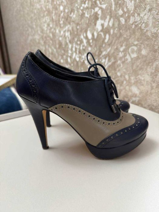 Продаются Ботинки на каблуке ASOS