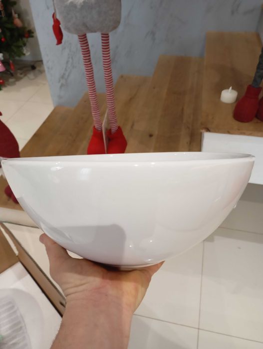 Продавам керамични стоящи мивки-2бр.