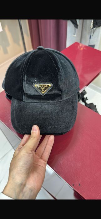 Двойка прада и бейсболка